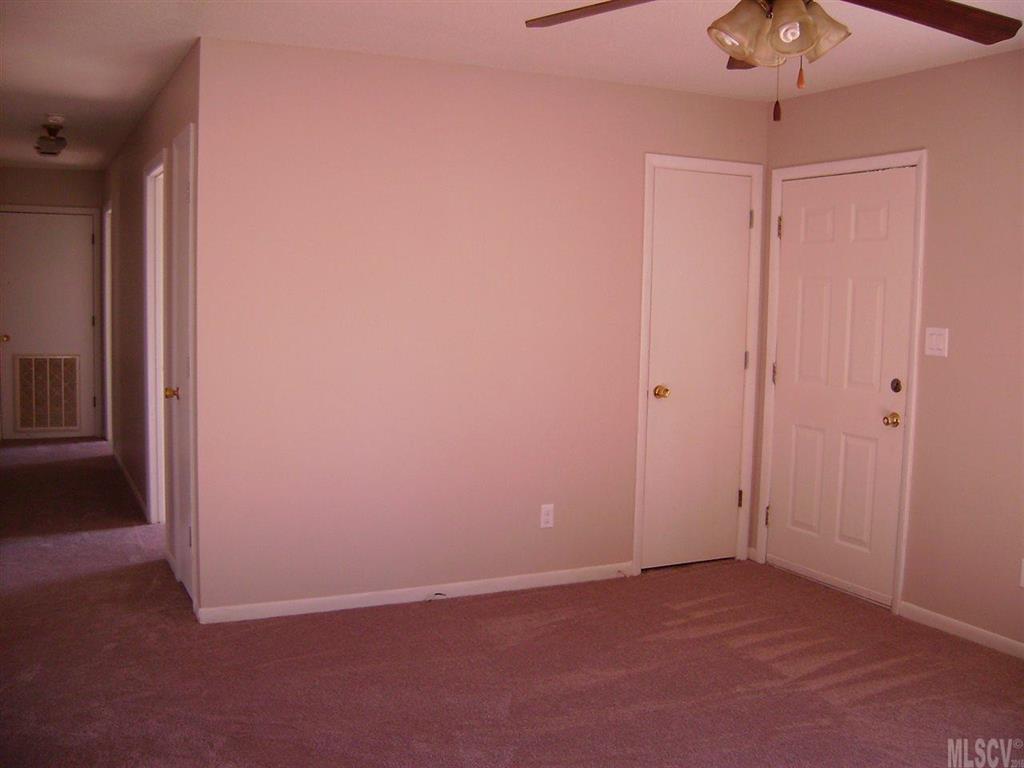 4556 Queens Road Hickory, NC 28602 - Photo 11 of 15