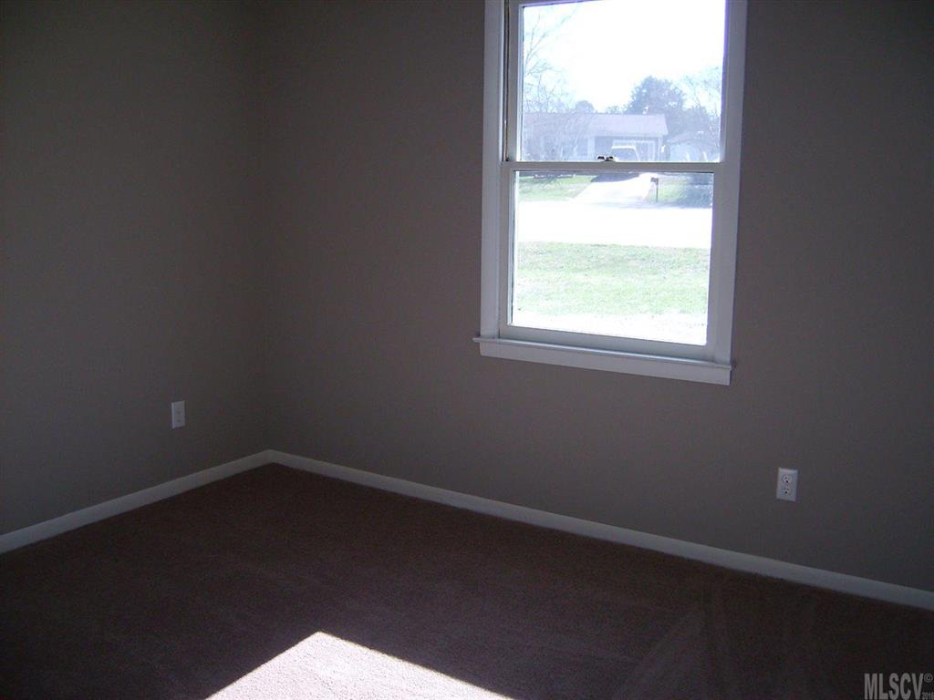 4556 Queens Road Hickory, NC 28602 - Photo 12 of 15