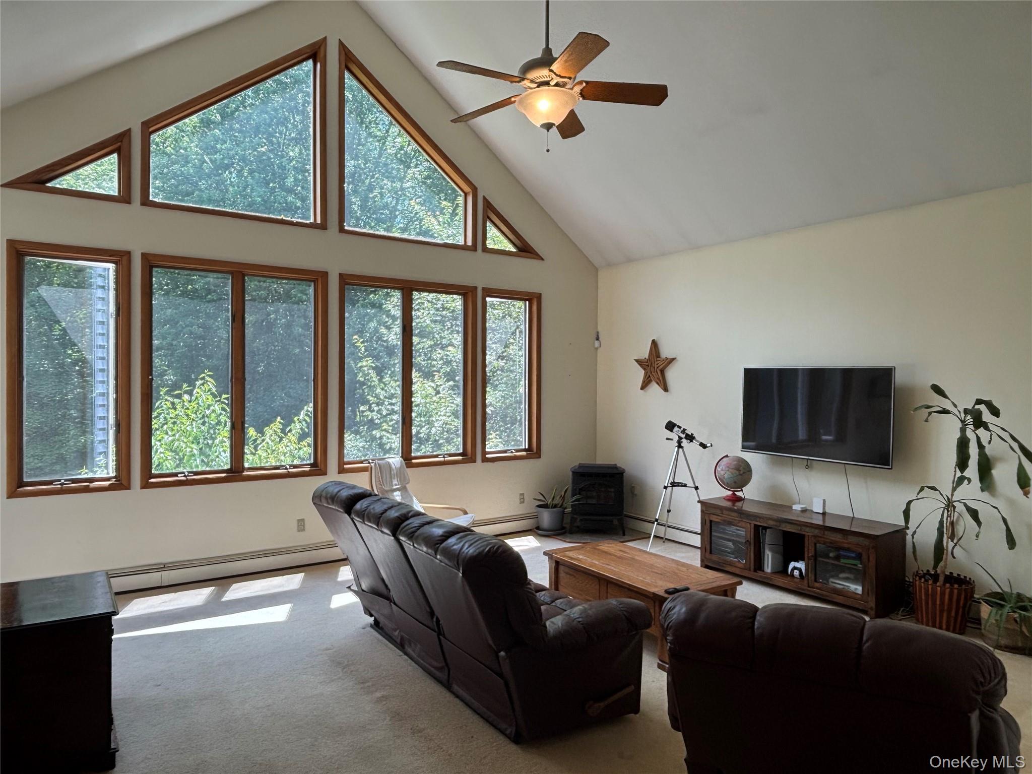 8 Trillium Road Pleasant Valley, NY 12569 - Photo 4 of 32