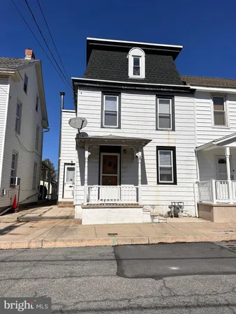 $200,000 | 109 South Chestnut Street, Fleetwood, PA 19522