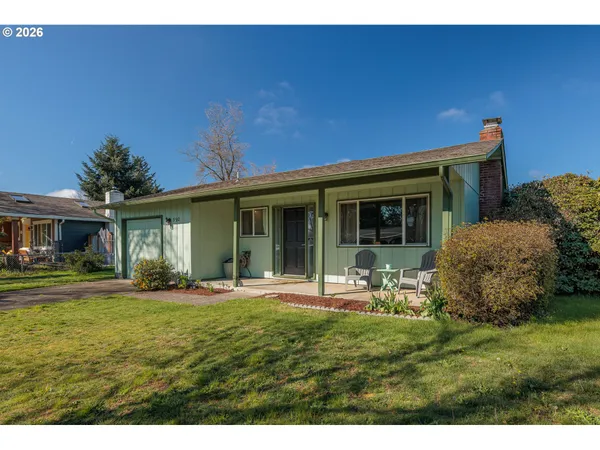 $350,000 | 992 Candlelight Drive, Eugene, OR 97402