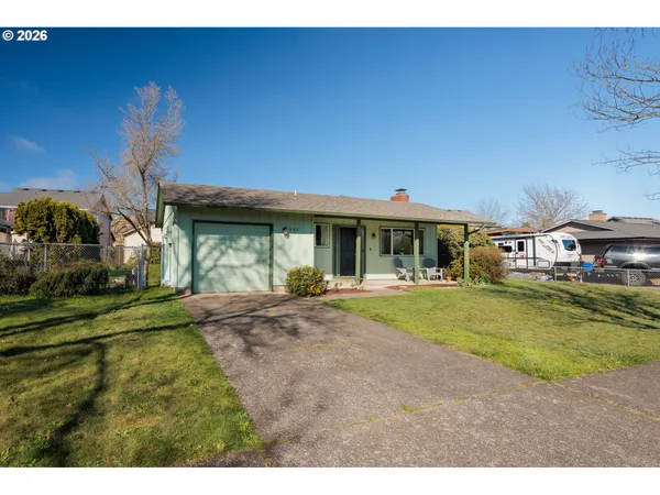 $350,000 | 992 Candlelight Drive, Eugene, OR 97402