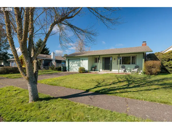 $350,000 | 992 Candlelight Drive, Eugene, OR 97402