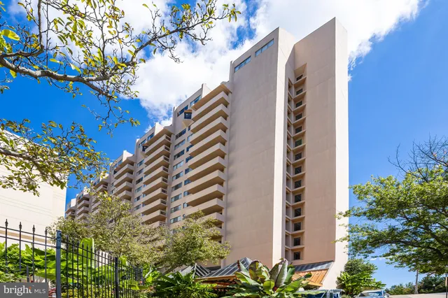 $399,900 | 1301 North Courthouse Road, Unit 705, Arlington, VA 22201