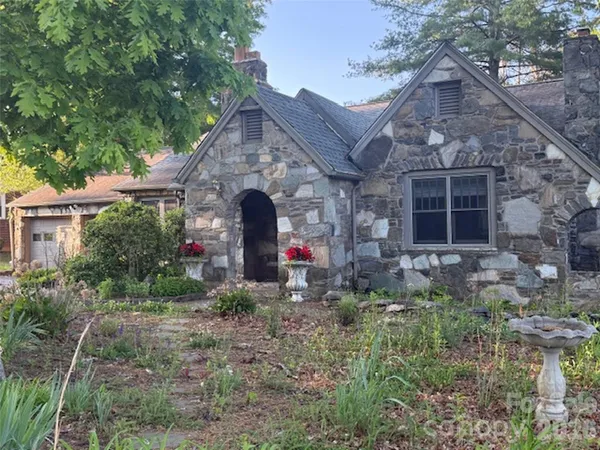 $525,000 | 115 Oakland Road, Asheville, NC 28801