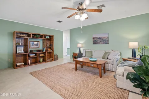 $233,000 | 207 Bambi Drive, Lafayette, LA 70503