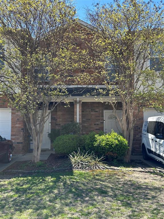 701 Parkplace Ridge Princeton, TX 75407 - Photo 2 of 13 a front view of a house with garden