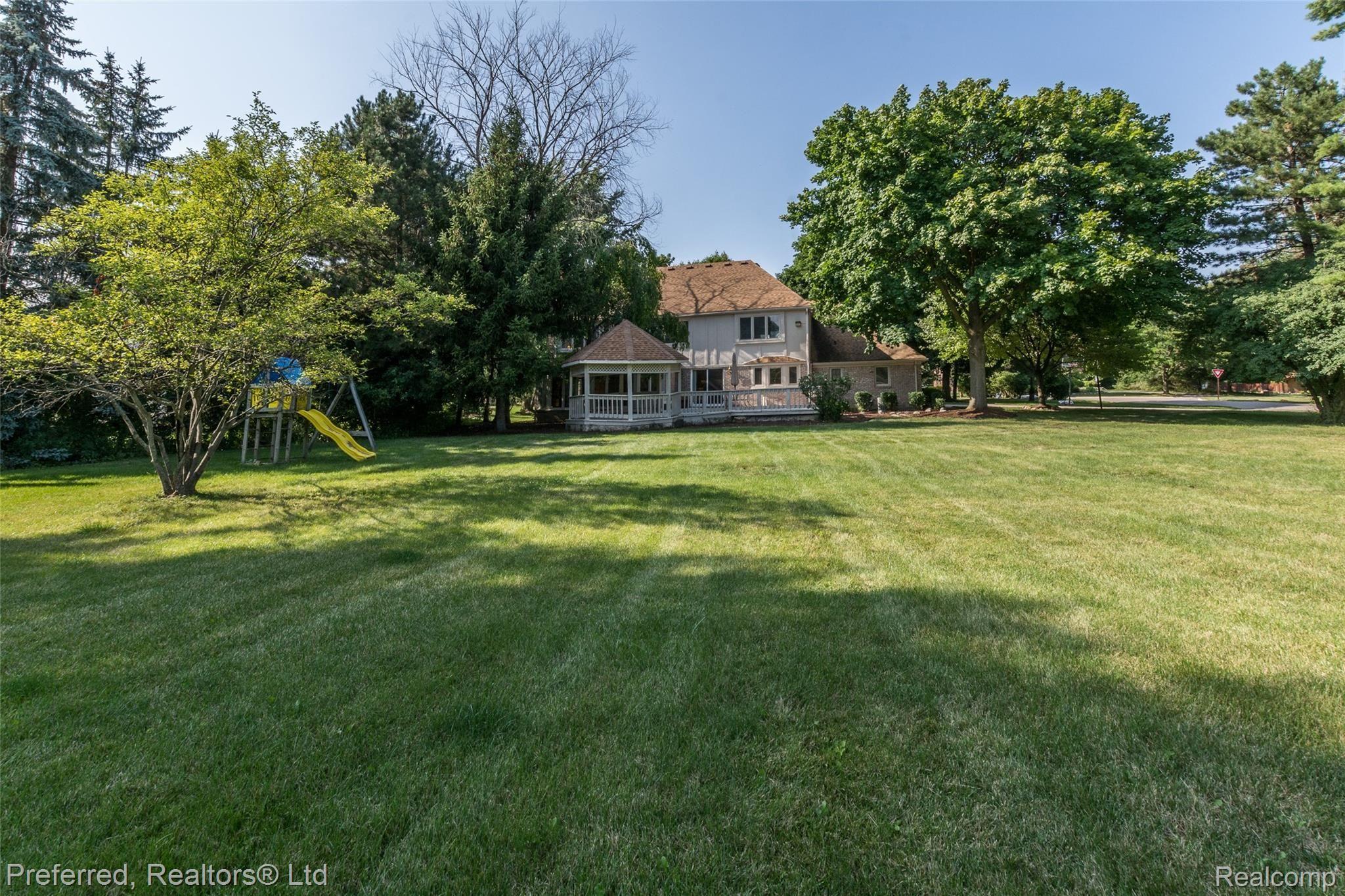 34015 Lyncroft Street Farmington, MI 48331 - Photo 28 of 34 DSC_3105.jpg
