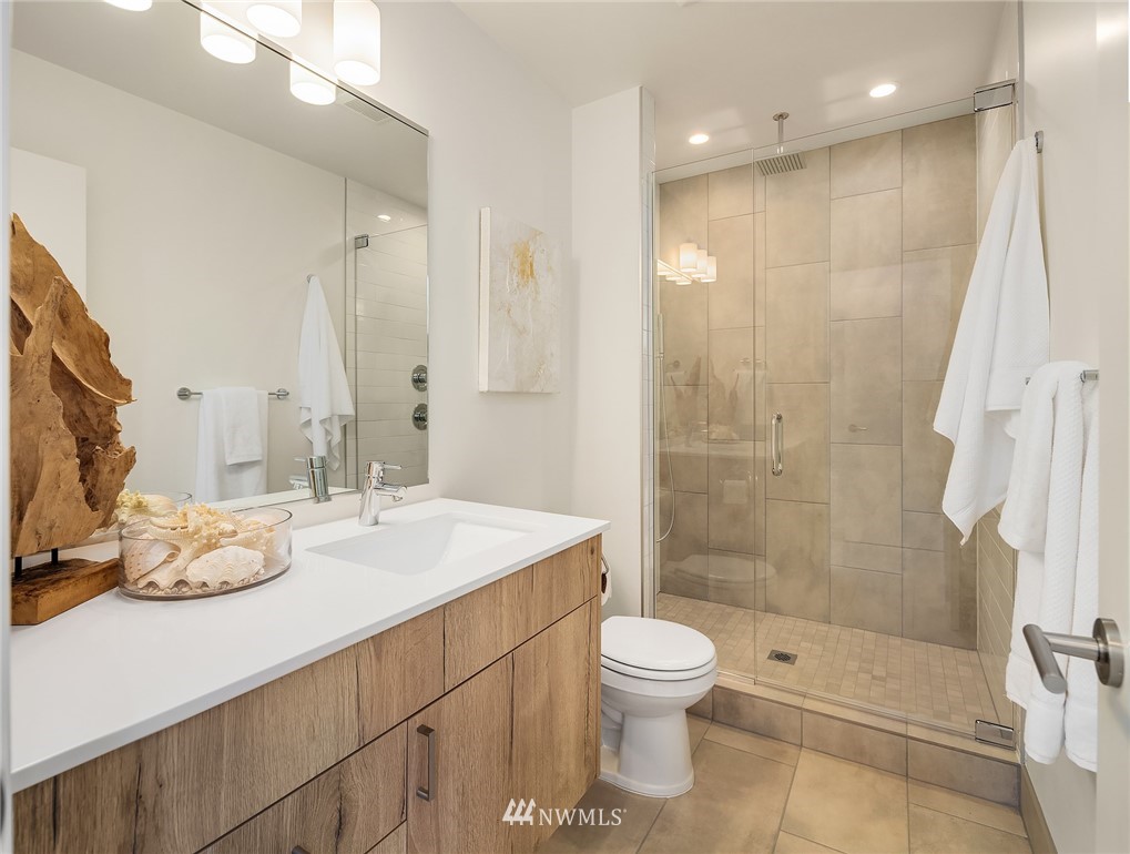3665 Interlake Avenue North, Unit B Seattle, WA 98103 - Photo 16 of 18