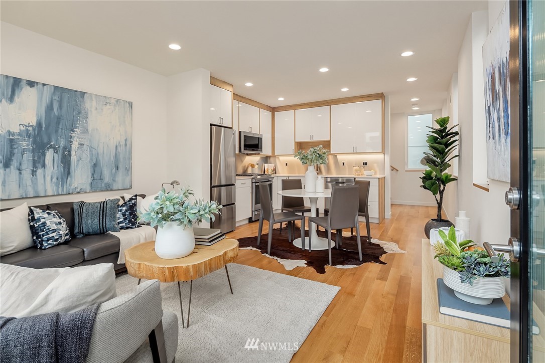 3665 Interlake Avenue North, Unit B Seattle, WA 98103 - Photo 4 of 18