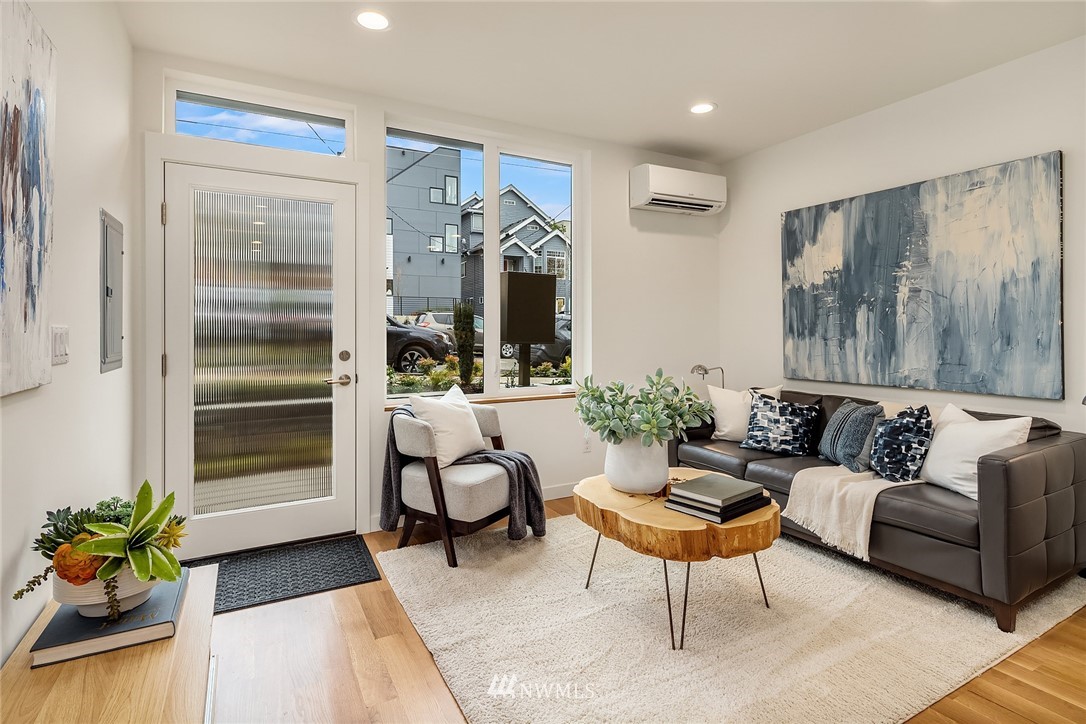 3665 Interlake Avenue North, Unit B Seattle, WA 98103 - Photo 10 of 18