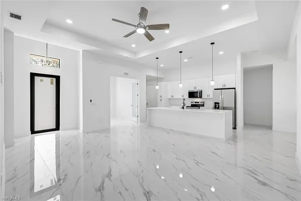 $300,000 | 2113 Grayson Avenue, Alva, FL 33920