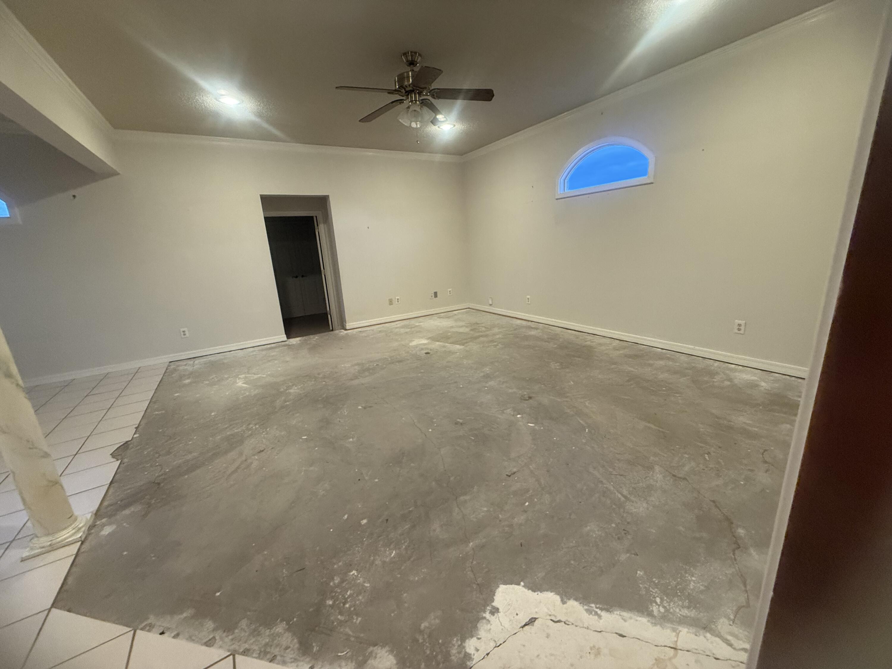 5527 94th Street Lubbock, TX 79424 - Photo 12 of 56 94th den view 3