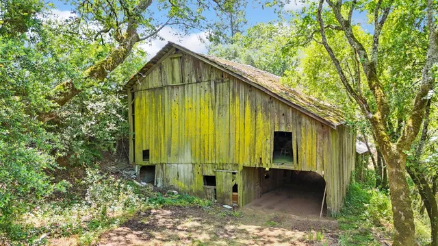 $1,795,500 | 2400 Nelligan Road, Glen Ellen, CA 95442