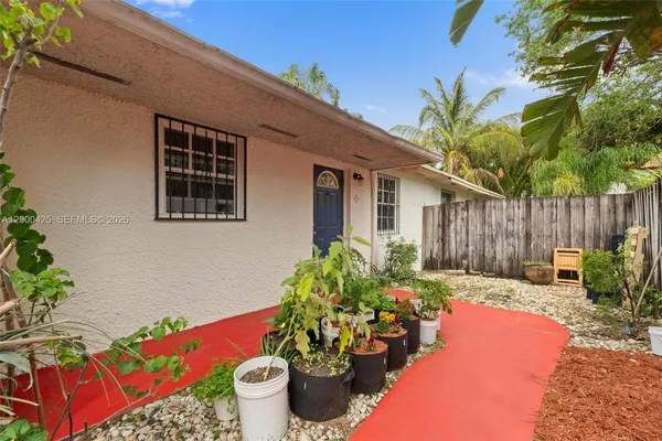 $3,200 | 3147 McDonald Street, Unit 2, Miami, FL 33133