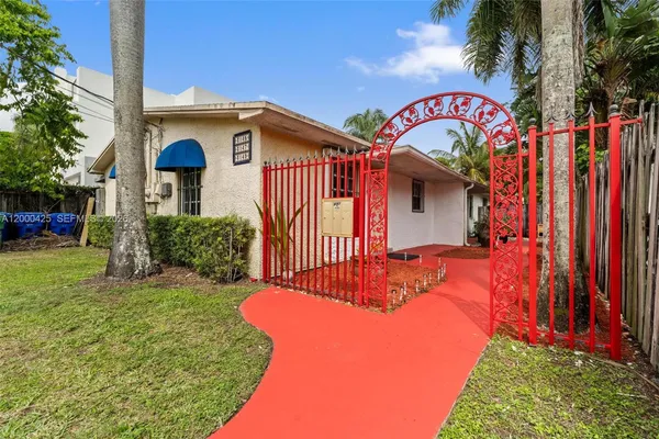 $3,200 | 3147 McDonald Street, Unit 2, Miami, FL 33133