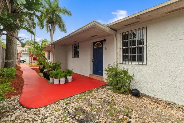 $3,200 | 3147 McDonald Street, Unit 2, Miami, FL 33133