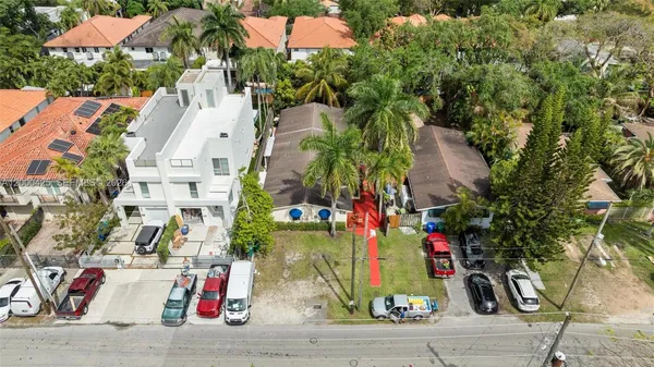 $3,200 | 3147 McDonald Street, Unit 2, Miami, FL 33133