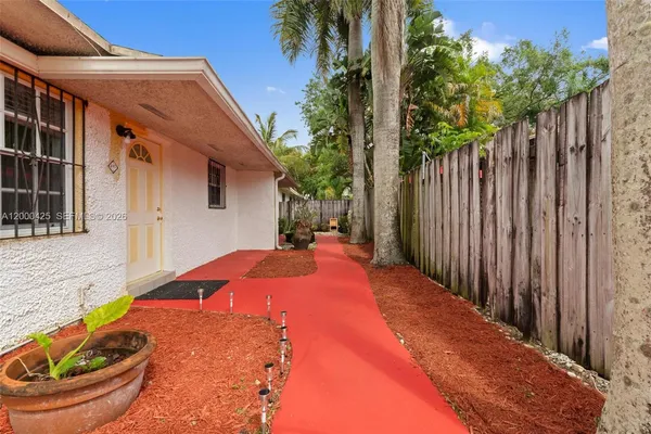$3,200 | 3147 McDonald Street, Unit 2, Miami, FL 33133