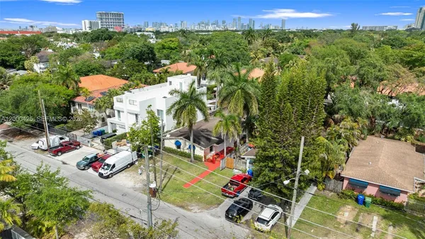 $3,200 | 3147 McDonald Street, Unit 2, Miami, FL 33133