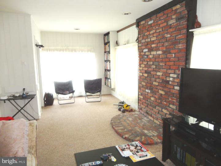 529 Clements Bridge Road Barrington, NJ 08007 - Photo 5 of 25 Gallery Image 5