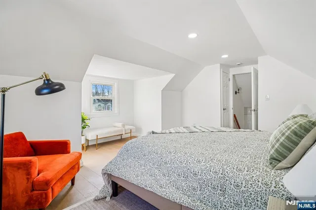 $1,050,000 | 127 Village Circle West, Paramus, NJ 07652