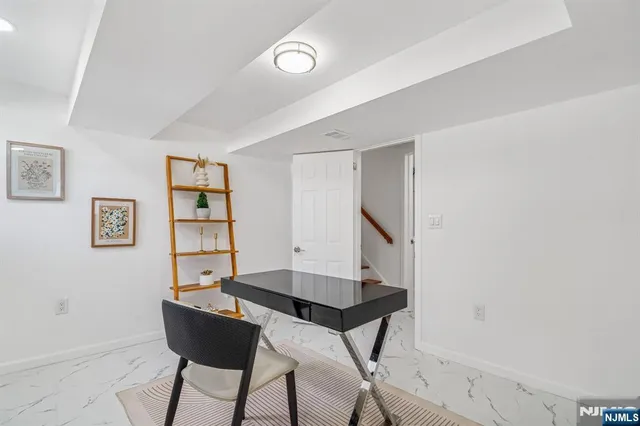 $1,050,000 | 127 Village Circle West, Paramus, NJ 07652