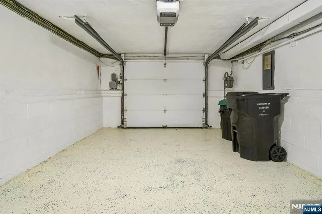 $1,050,000 | 127 Village Circle West, Paramus, NJ 07652