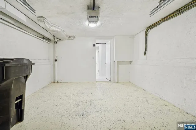 $1,050,000 | 127 Village Circle West, Paramus, NJ 07652