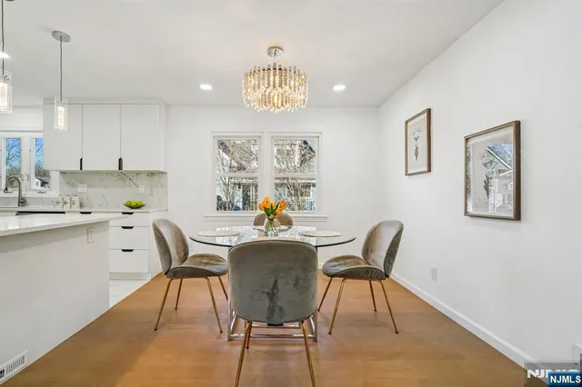 $1,050,000 | 127 Village Circle West, Paramus, NJ 07652