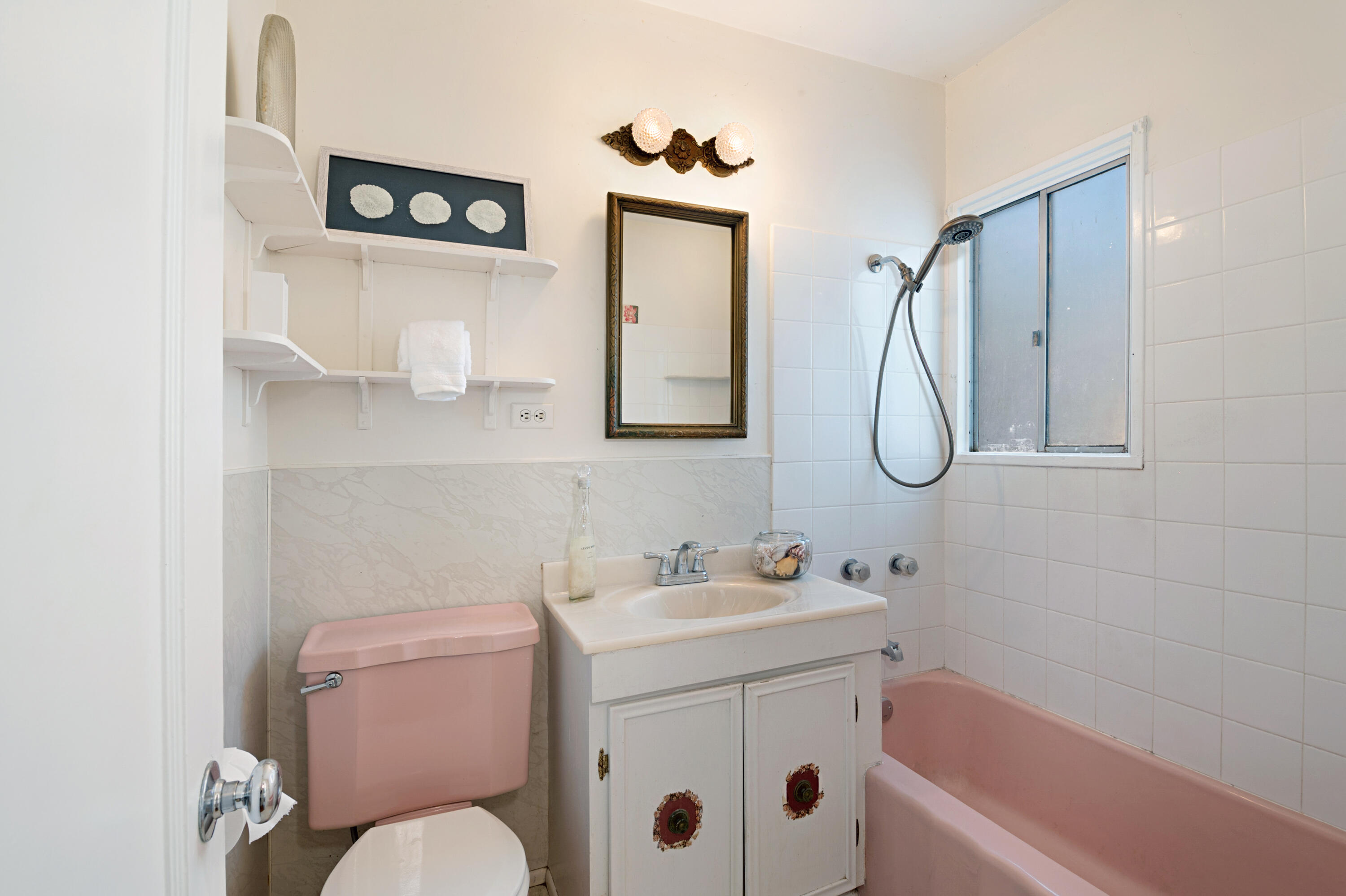 1434 School House Road Montecito, CA 93108 - Photo 14 of 19 Bathroom