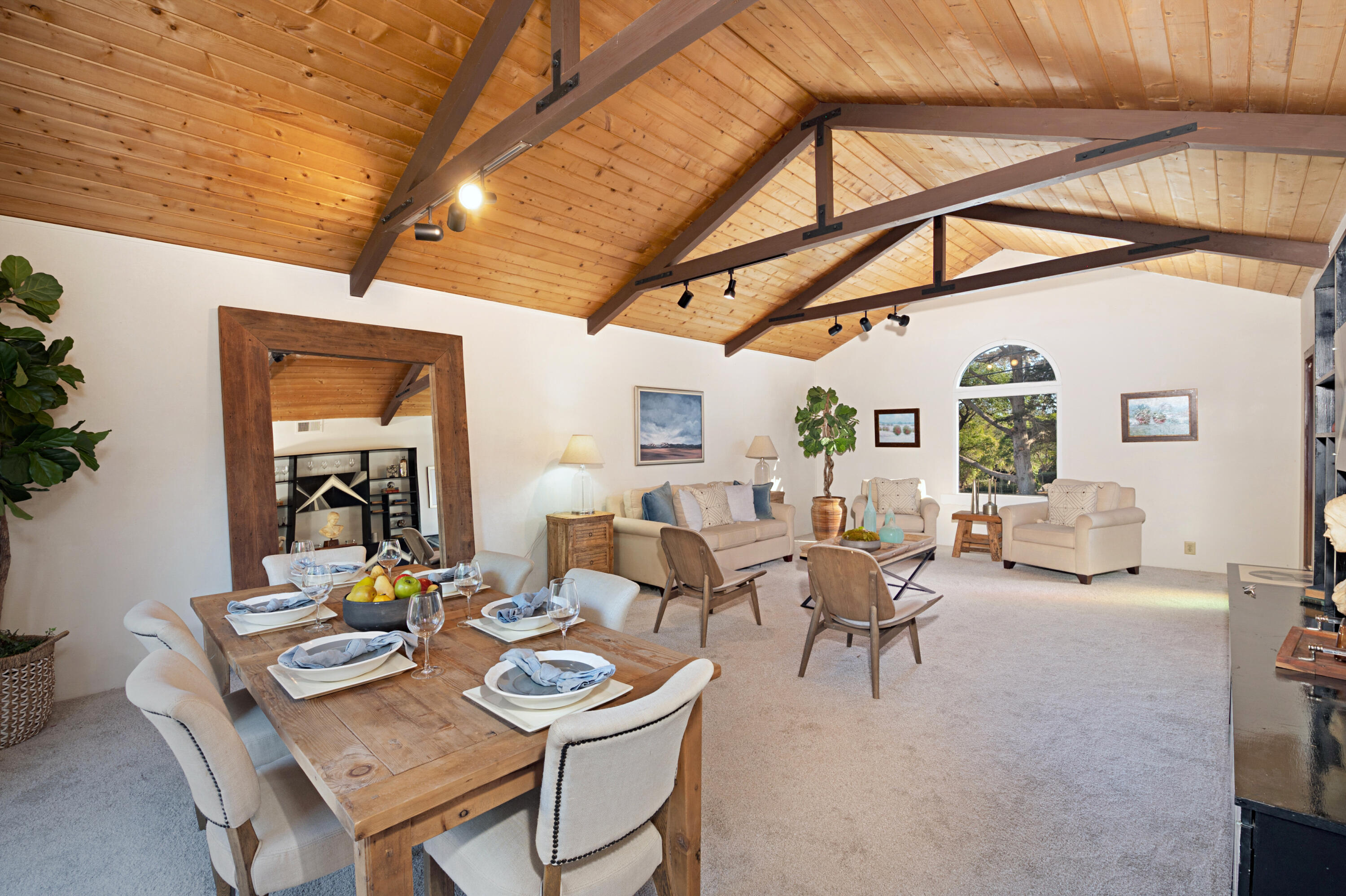 1434 School House Road Montecito, CA 93108 - Photo 7 of 19 Living Room