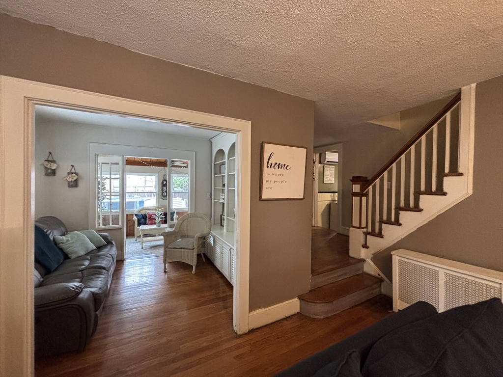 127 Melha Avenue Springfield, MA 01104 - Photo 13 of 41