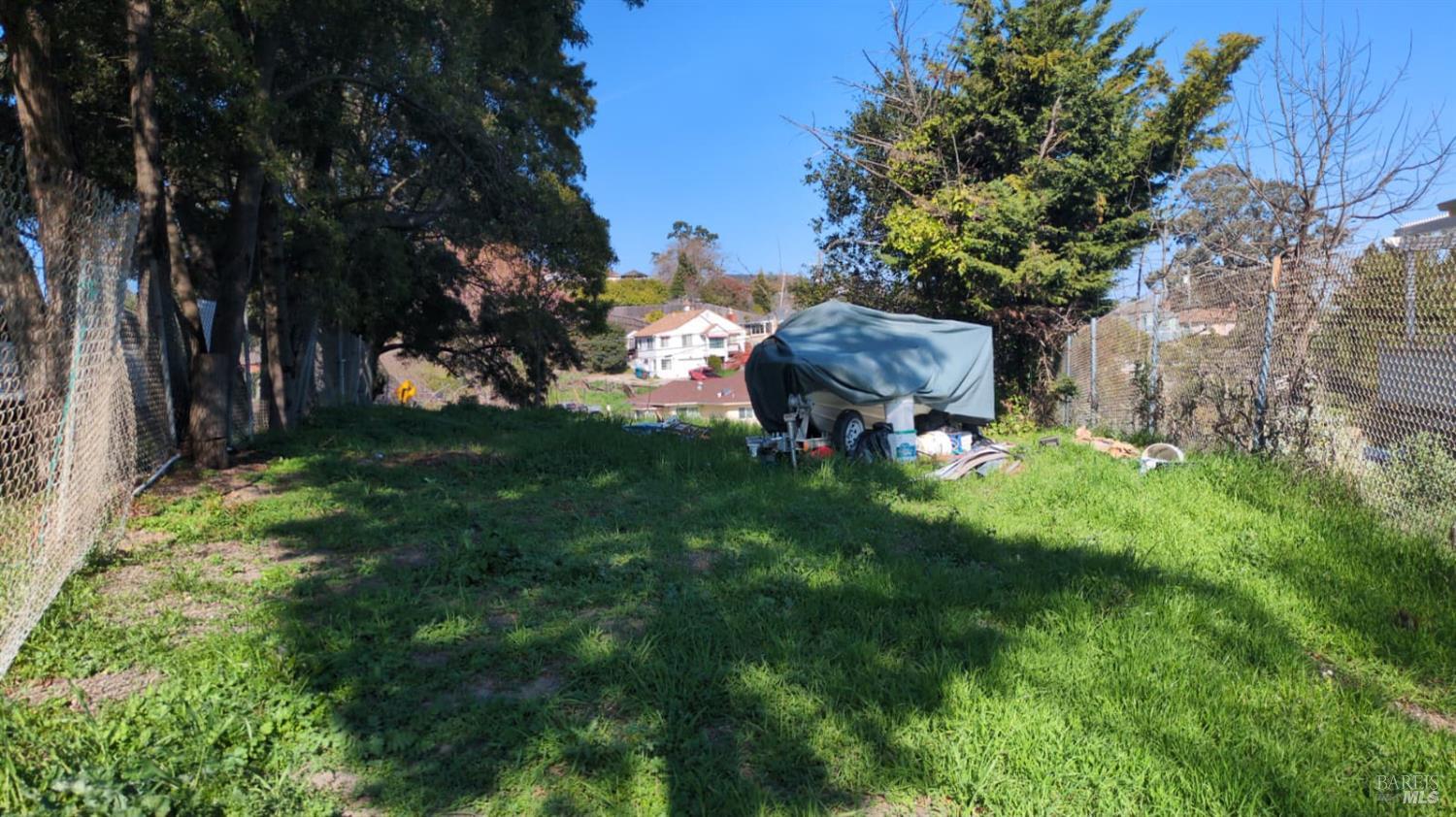 677 Renfrew Road El Sobrante, CA 94803 - Photo 5 of 12 a backyard of a house with lots of green space