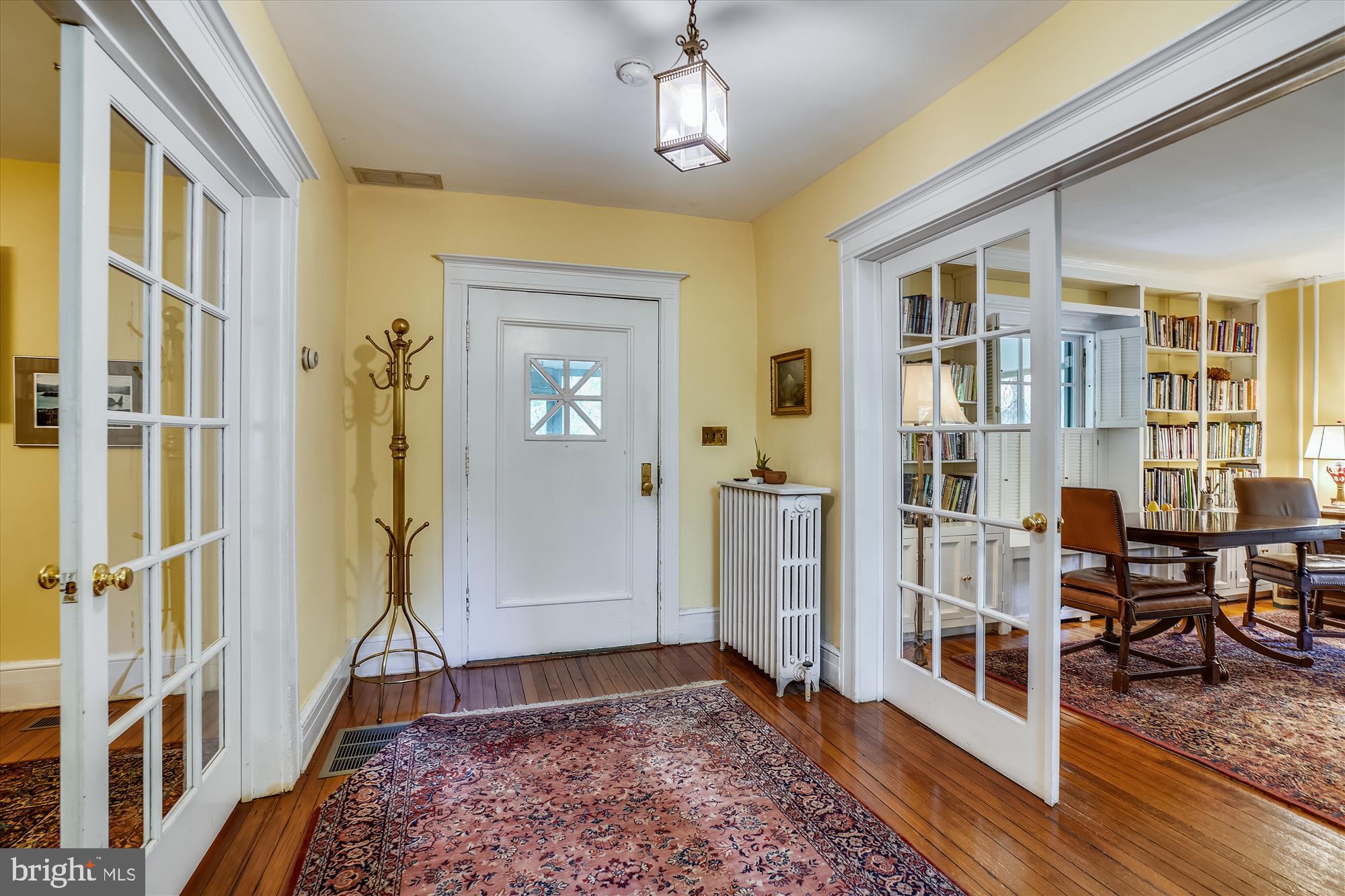 4902 Wilmslow Road Baltimore, MD 21210 - Photo 9 of 62 Foyer