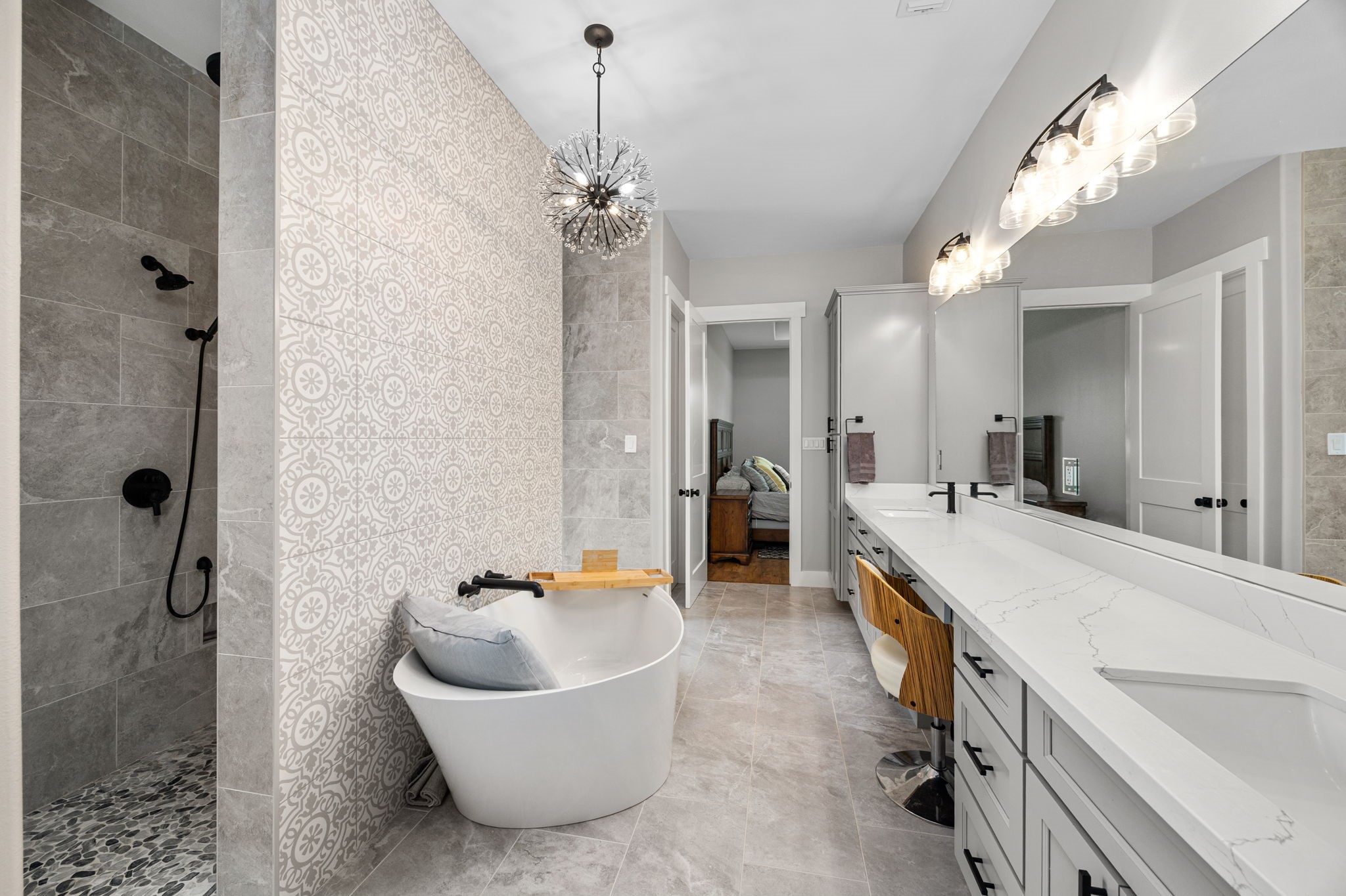 1507 Smith Rau Road Columbus, TX 78934 - Photo 21 of 50 a spacious bathroom with a tub a sink and mirror