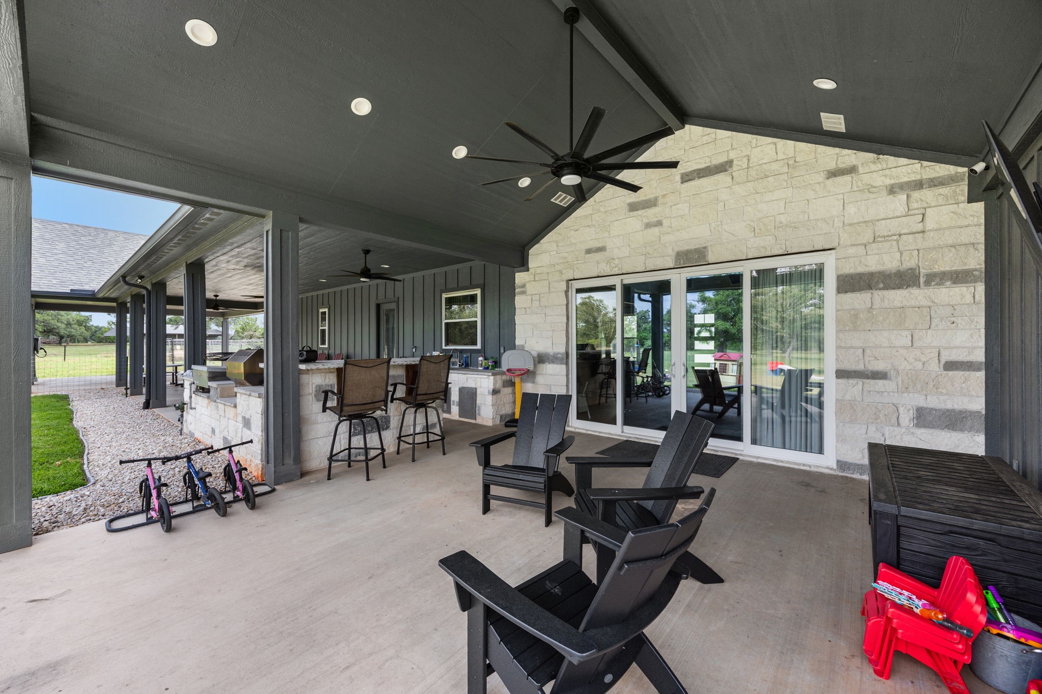 1507 Smith Rau Road Columbus, TX 78934 - Photo 38 of 50 a living room with furniture and a table