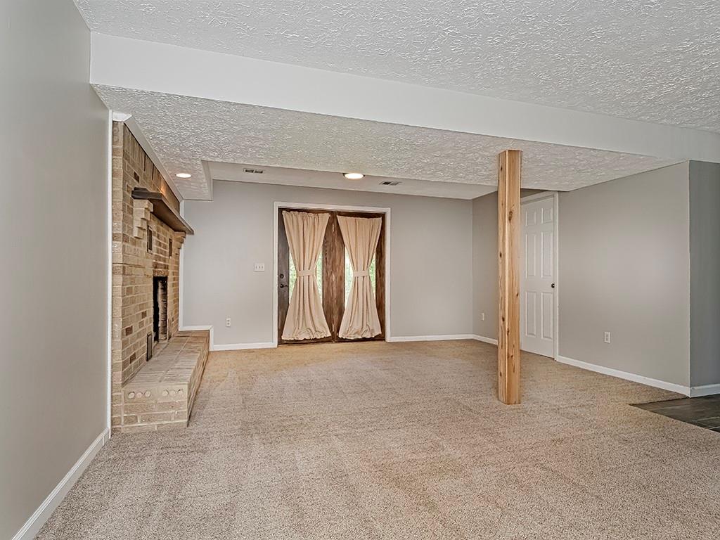 516 South Eberhart Road Butler, PA 16001 - Photo 27 of 31 an empty room with windows