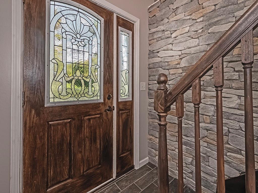 516 South Eberhart Road Butler, PA 16001 - Photo 4 of 31 a view of front door