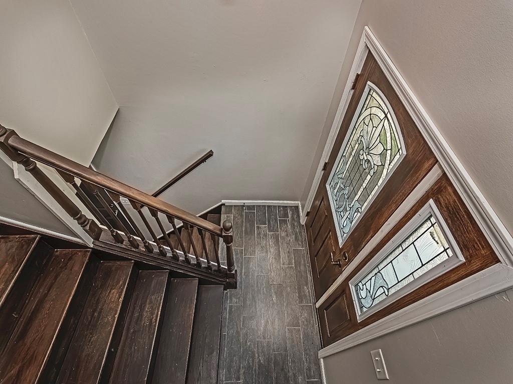 516 South Eberhart Road Butler, PA 16001 - Photo 5 of 31 a view of an entryway