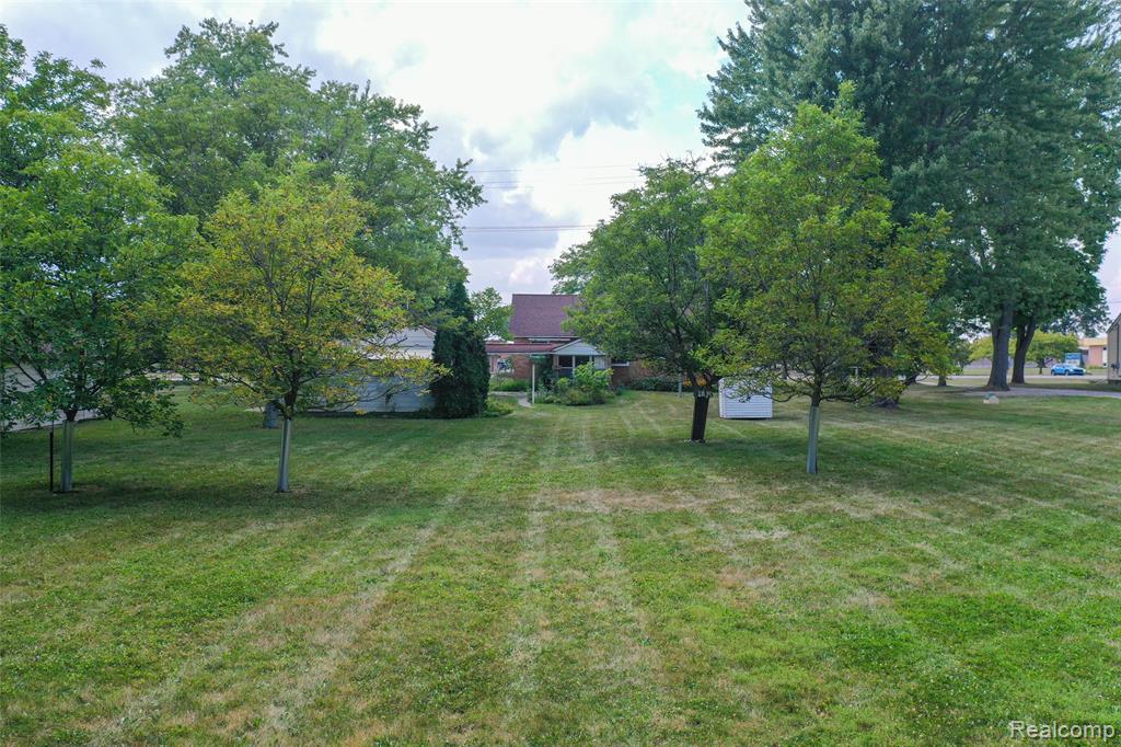 430 North Center Road Saginaw, MI 48638 - Photo 27 of 36