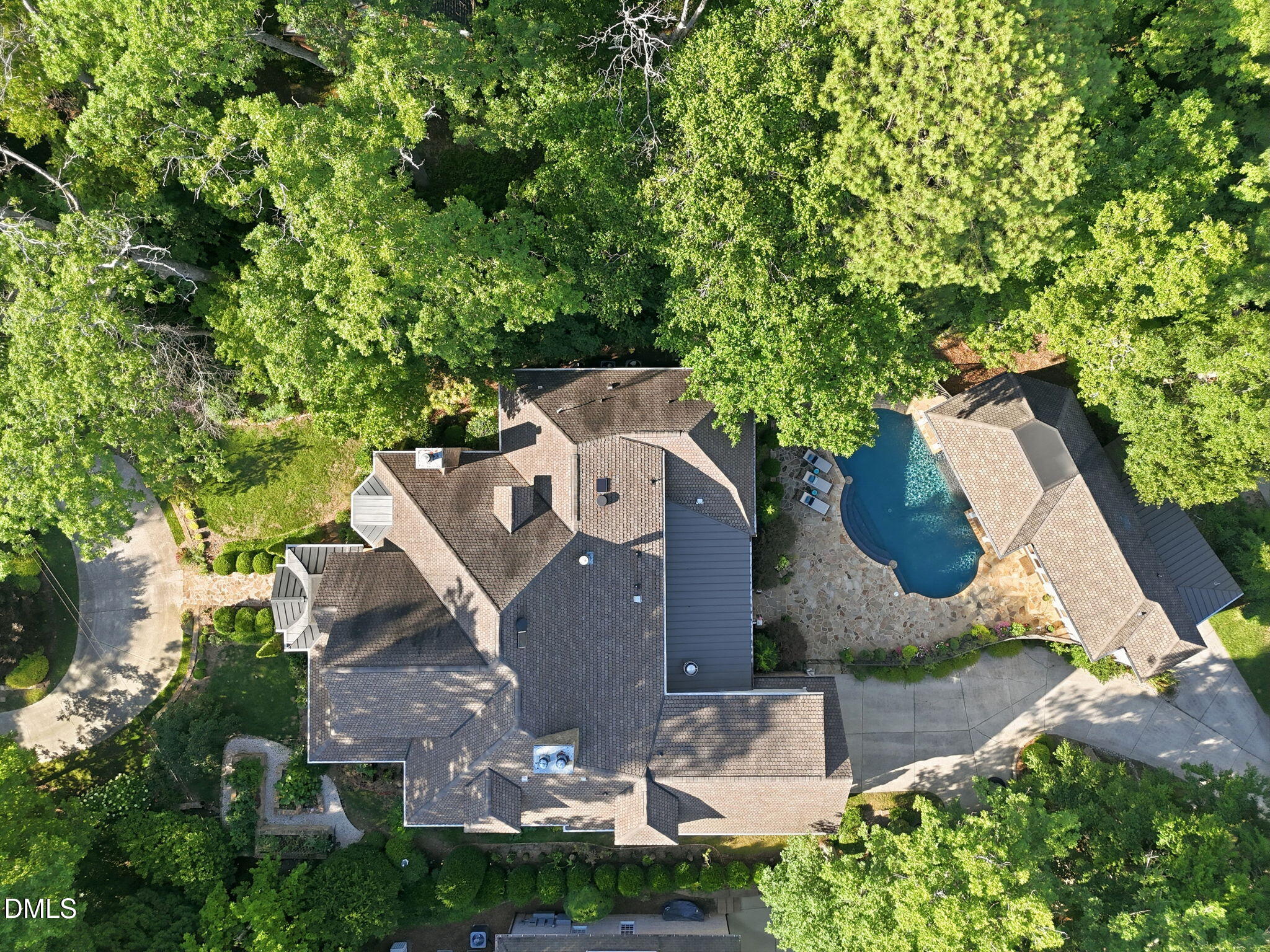 3108 Beaufort Street Raleigh, NC 27609 - Photo 9 of 75 3-web-or-mls-DJI_20260630175520_0104_D