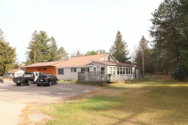 $325,000 | N10008 Parkway Road, Stephenson, WI 54114