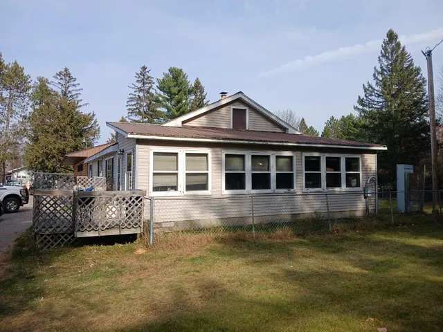 $325,000 | N10008 Parkway Road, Stephenson, WI 54114