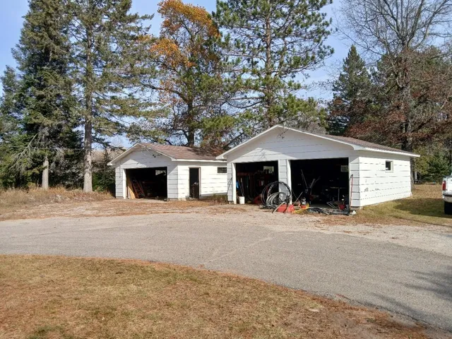 $325,000 | N10008 Parkway Road, Stephenson, WI 54114