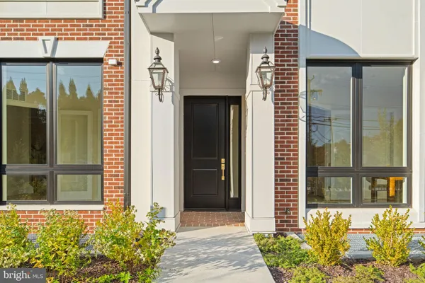 $2,790,000 | 7047 Liberty Lane, Unit 32, McLean, VA 22101