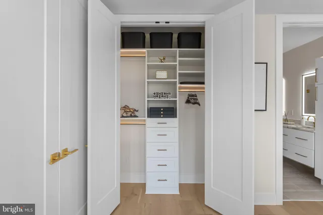 $2,790,000 | 7047 Liberty Lane, Unit 32, McLean, VA 22101