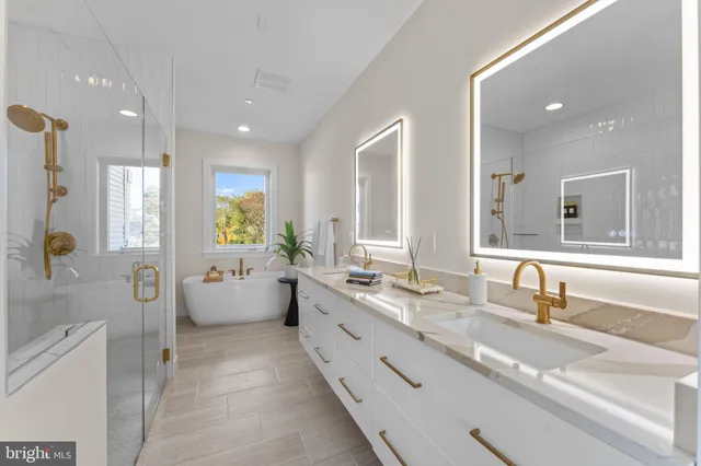 $2,790,000 | 7047 Liberty Lane, Unit 32, McLean, VA 22101