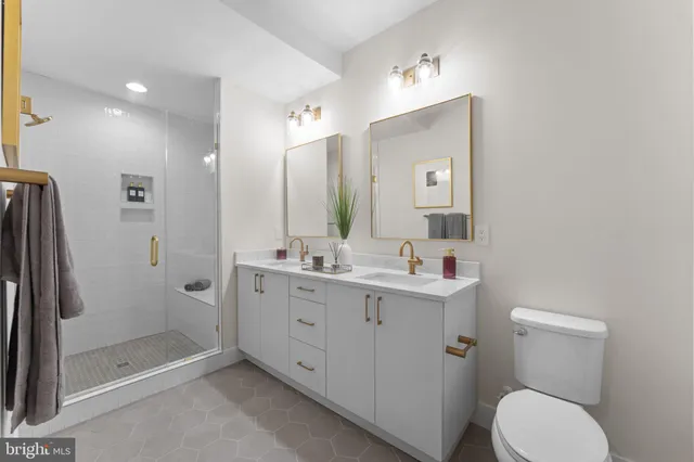 $2,790,000 | 7047 Liberty Lane, Unit 32, McLean, VA 22101