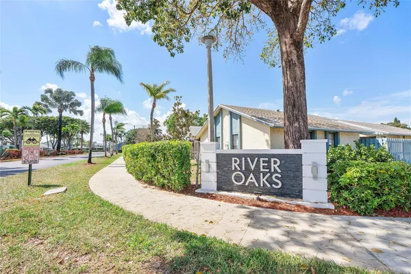 $393,900 | 9149 Southwest 21st Court, Unit F, Boca Raton, FL 33428